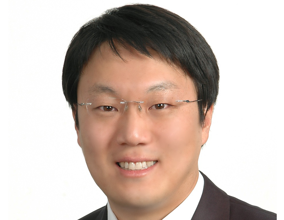 윤상혁 - copy.jpg